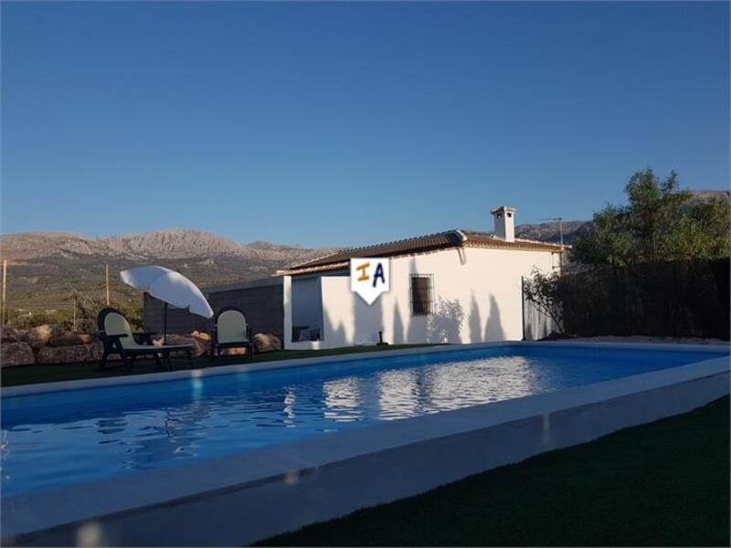 Villa for sale in Villanueva del Rosario, Málaga