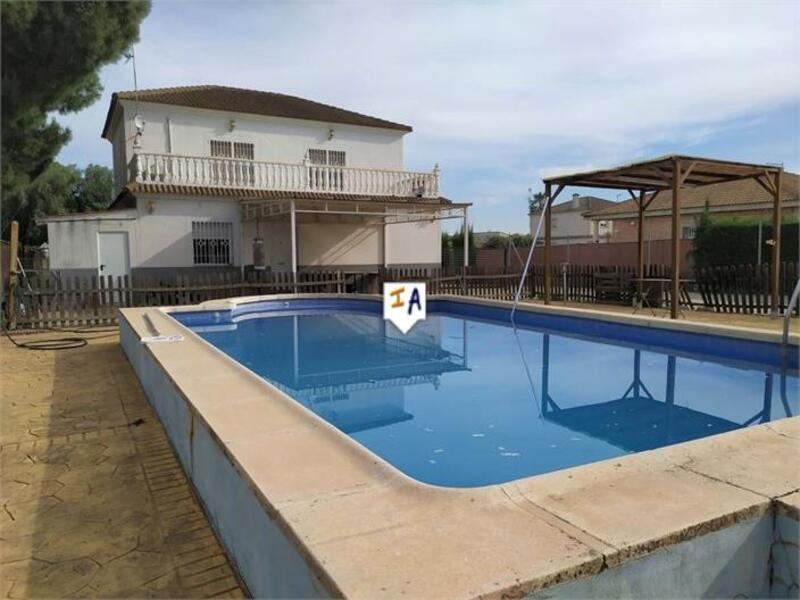 Villa en venta en Almodovar del Rio, Córdoba