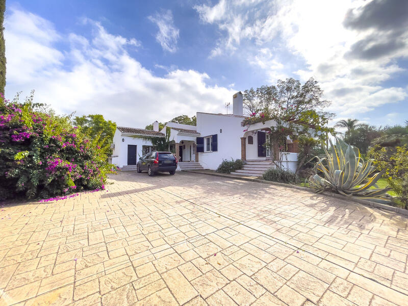 5 bedroom Villa for sale