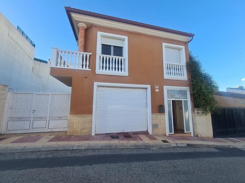 Byhus til salg i Sax, Alicante