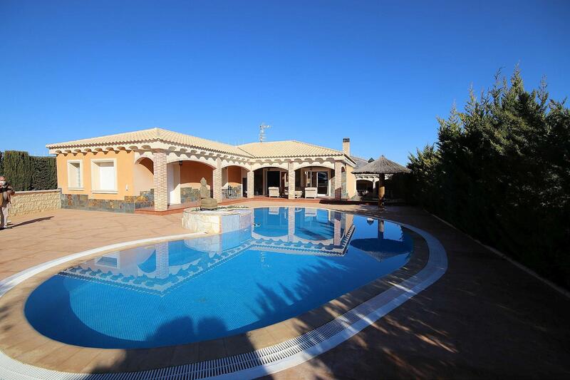 Villa zu verkaufen in Caudete, Albacete