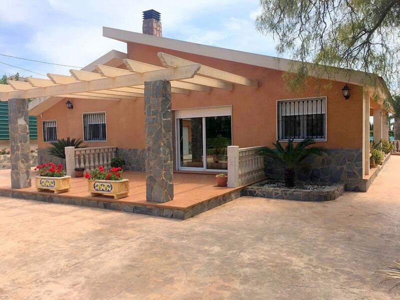 Villa til salg i Novelda, Alicante