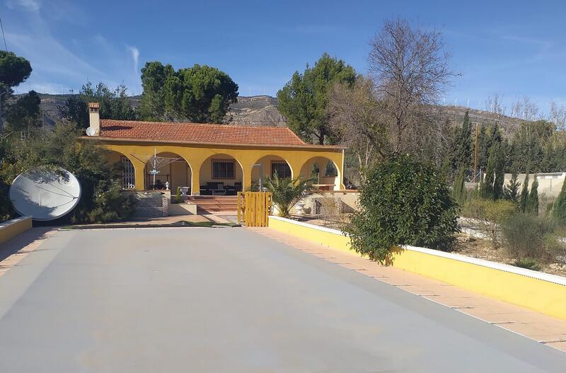 Villa Te koop in Caudete, Alicante