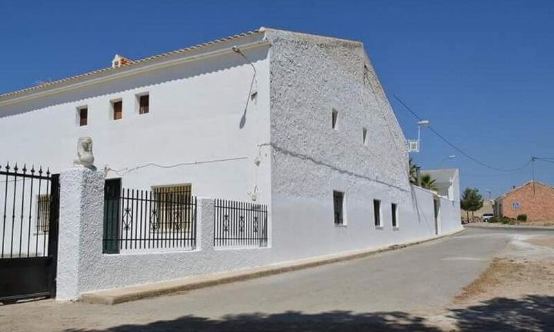 городская тюрьма продается в Torre del Rico, Alicante