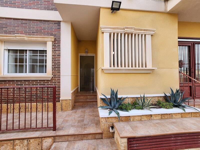 Apartment for sale in Pinoso, Alicante