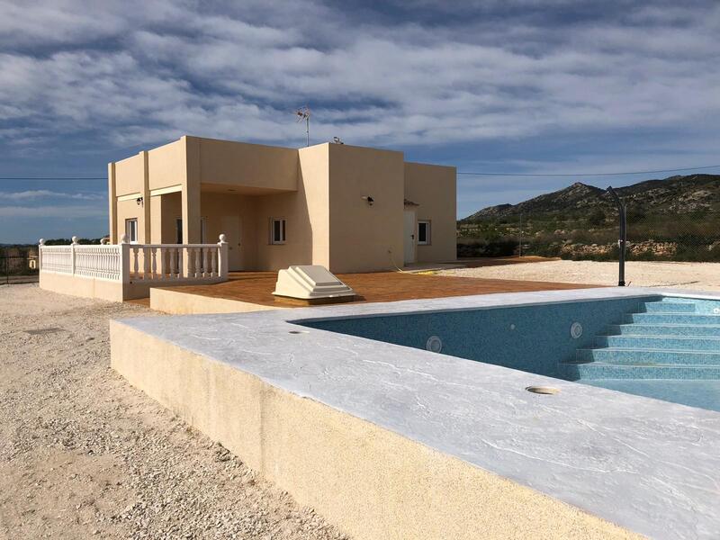 Villa for sale in Pinoso, Alicante