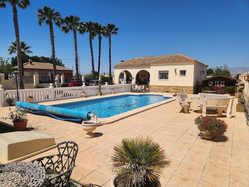 Villa for sale in Catral, Alicante