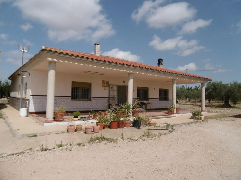 Villa en venta en Yecla, Murcia