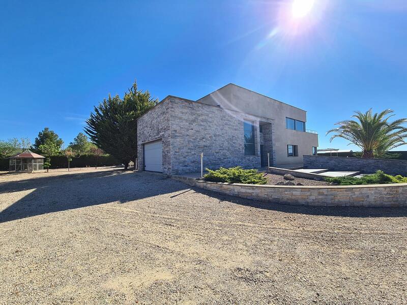 Villa en venta en Yecla, Murcia