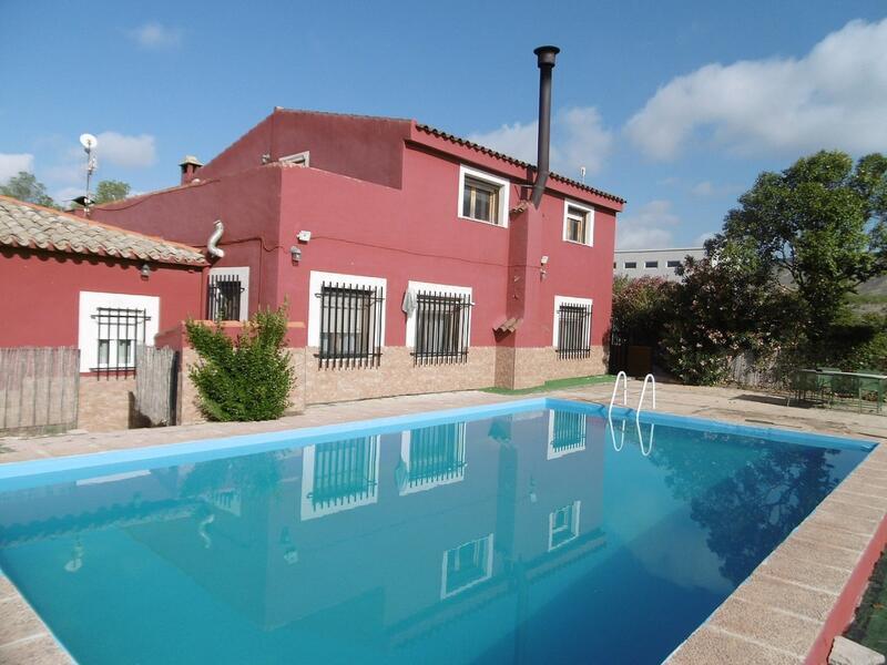 Villa en venta en Yecla, Murcia