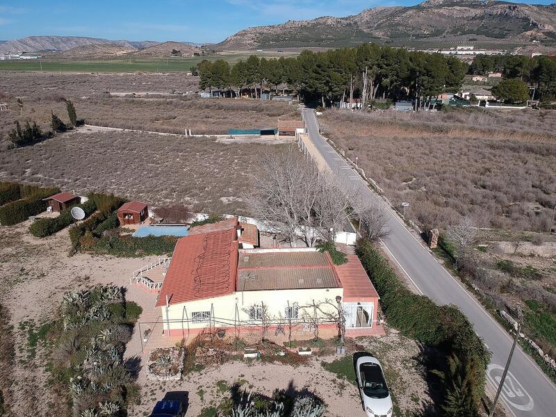 Villa en venta en Sax, Alicante