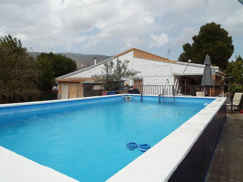 Villa for sale in Caudete, Albacete