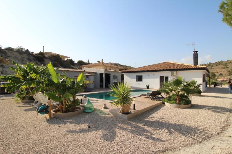 Villa for sale in Fortuna, Murcia