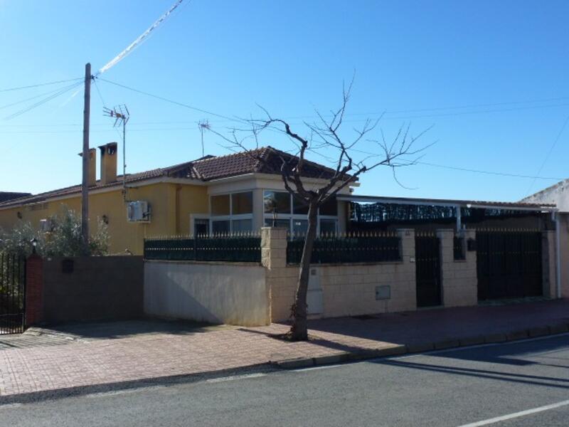 вилла продается в Hondon de los Frailes, Alicante