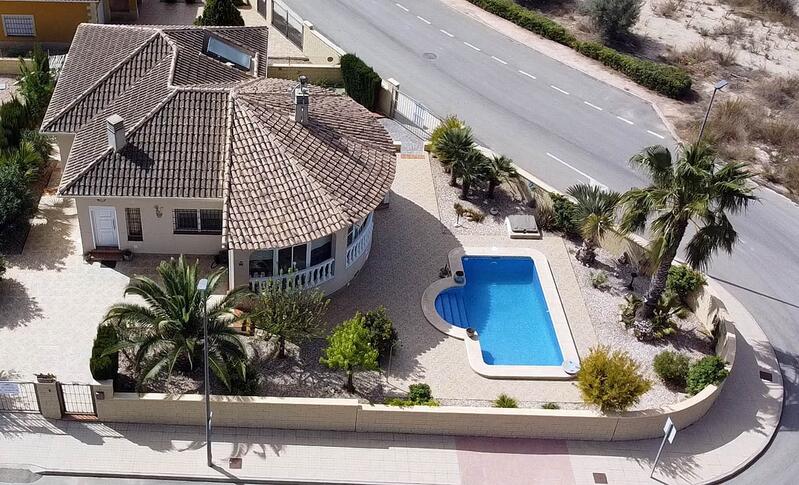 Villa for sale in La Romana, Alicante