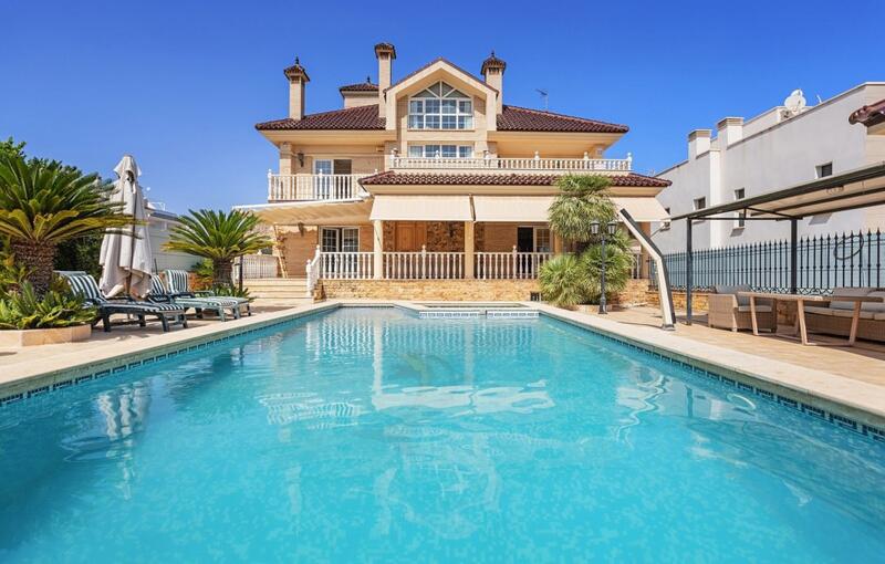 Villa til salg i Torrevieja, Alicante