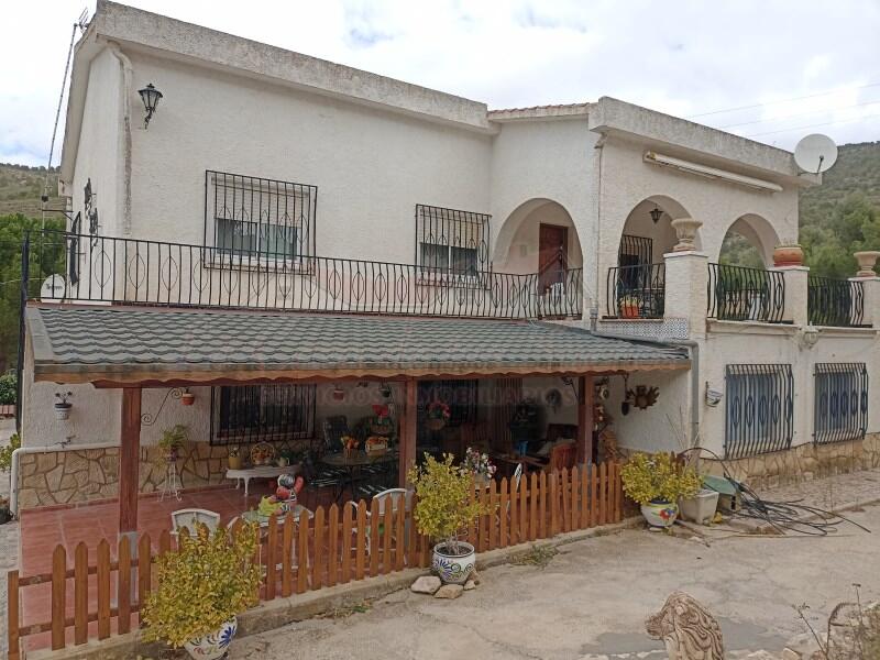 Country House for sale in Petrer, Alicante