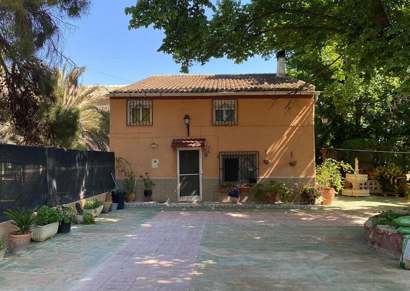 Country House for sale in Chinorlet, Alicante