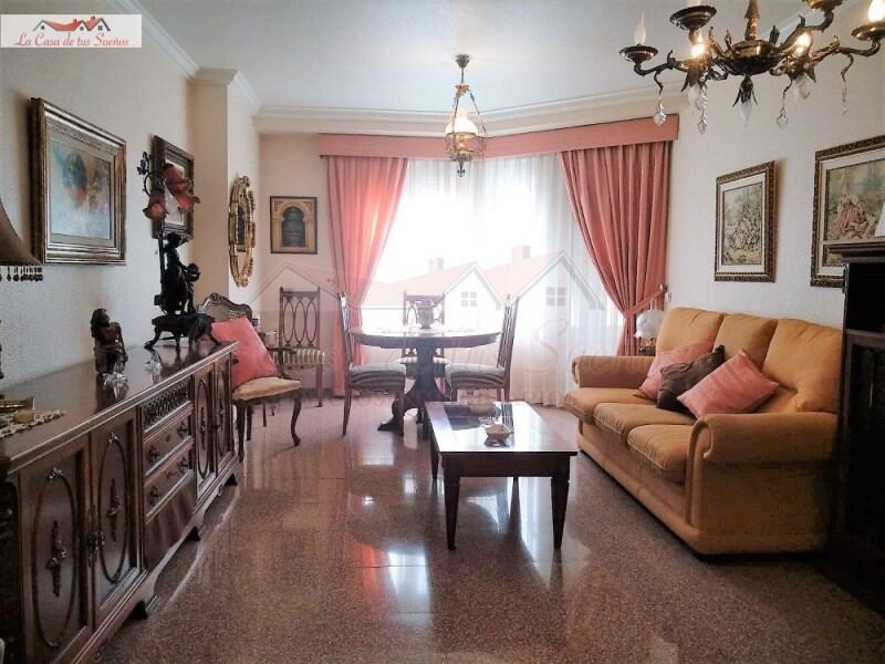 4 bedroom Apartment for sale