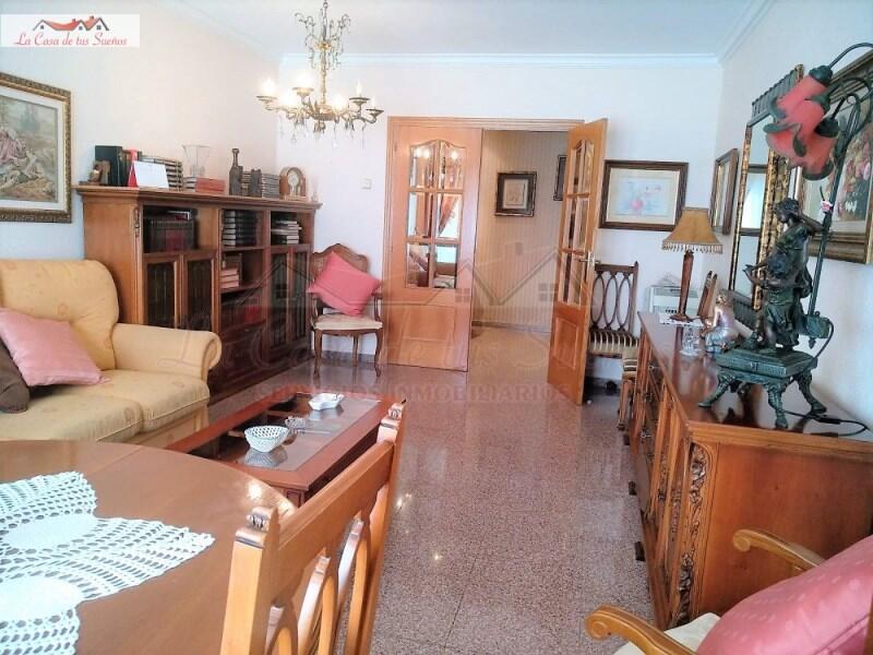 4 bedroom Apartment for sale