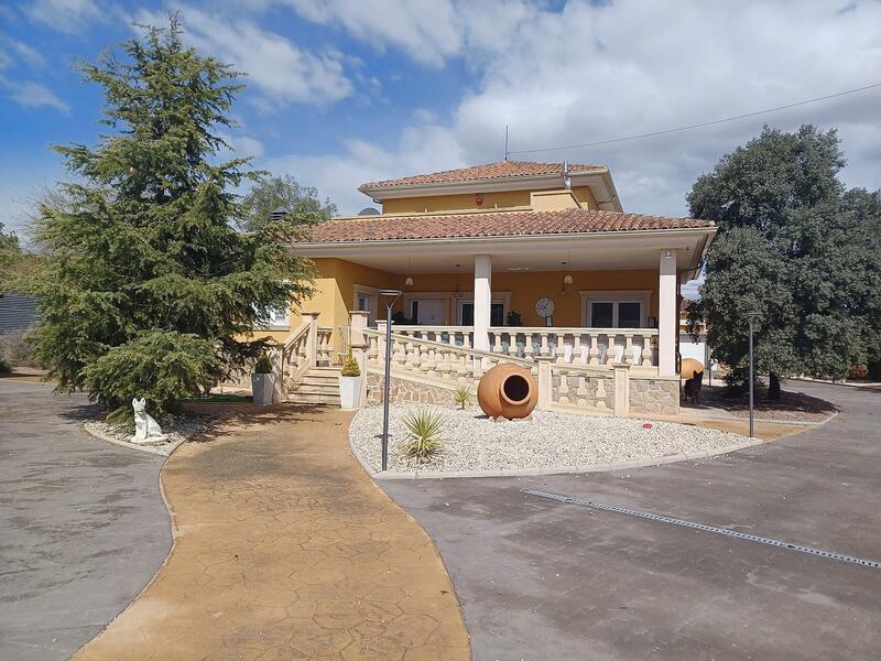 5 Cuarto Villa en venta