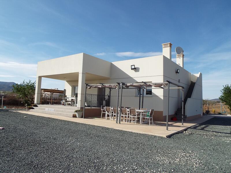 Villa en venta en Pinoso, Alicante