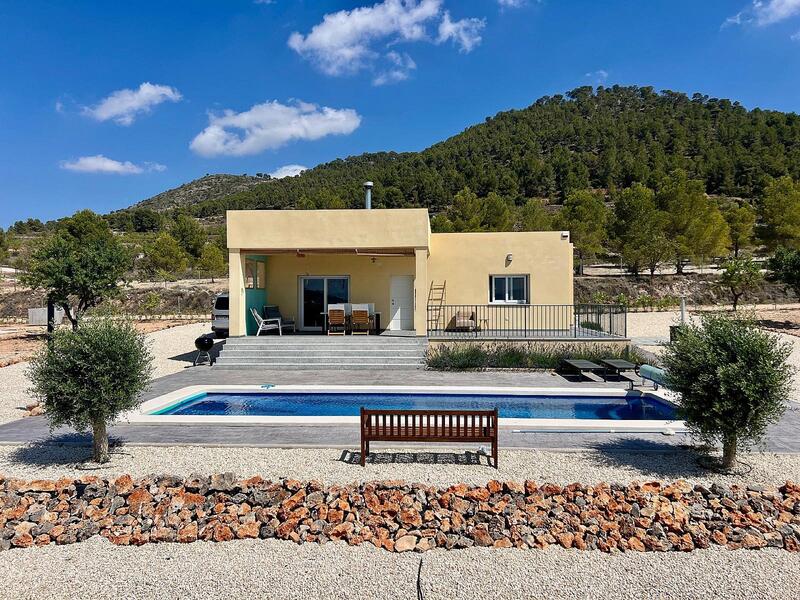 Villa en venta en Pinoso, Alicante