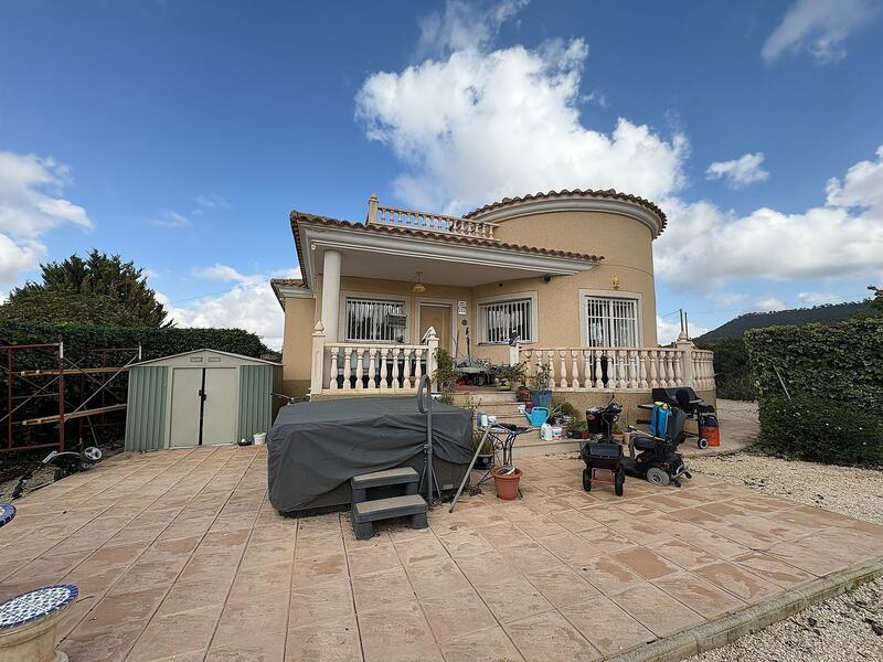 Villa en venta en Pinoso, Alicante