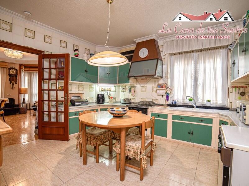 Villa à vendre dans Petrer, Alicante