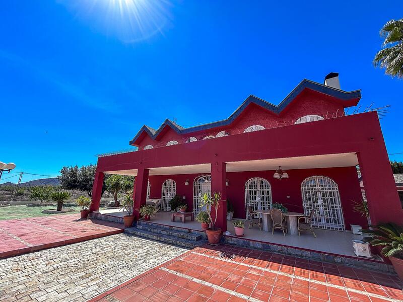 6 bedroom Villa for sale