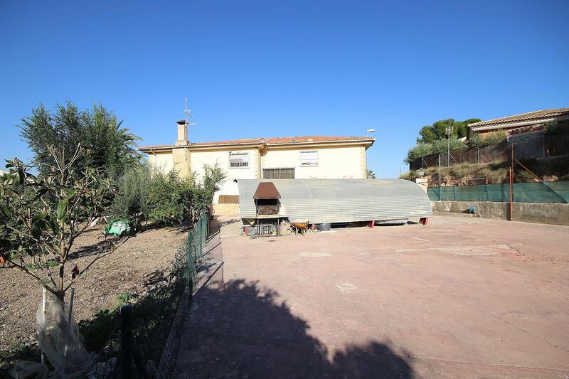 9 Cuarto Villa en venta