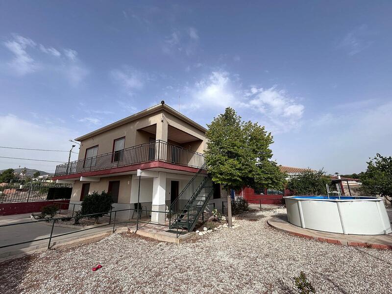 Villa à vendre dans Monóvar, Alicante