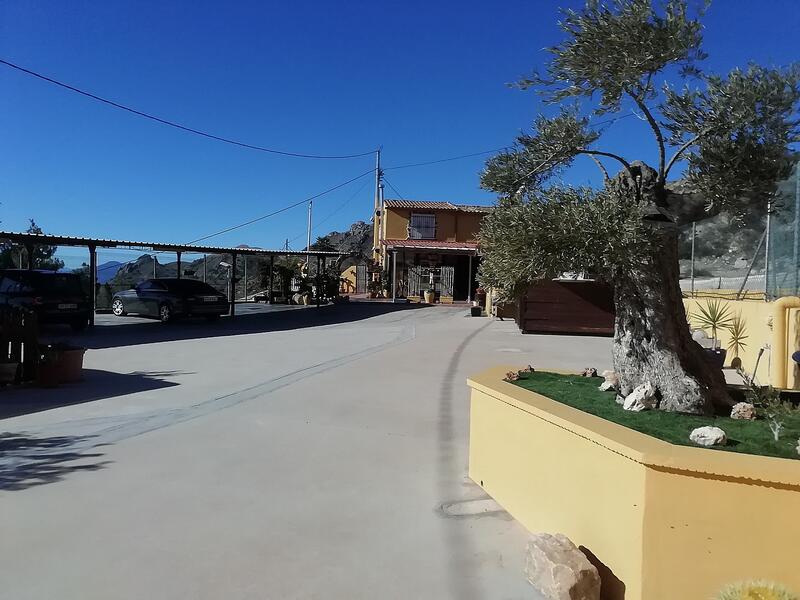 Villa for sale in Fortuna, Murcia