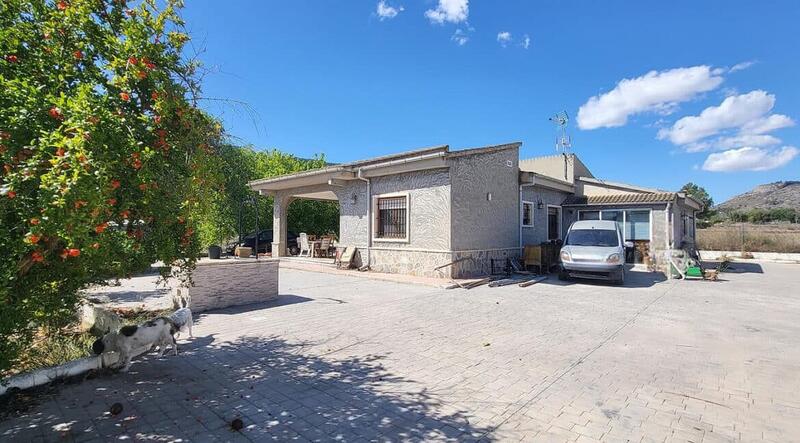 Villa à vendre dans Hondon de las Nieves, Alicante