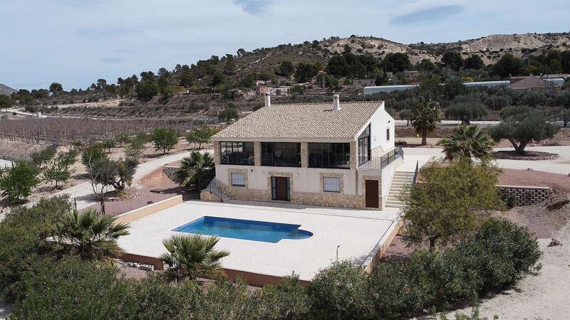 Villa for sale in Aspe, Alicante