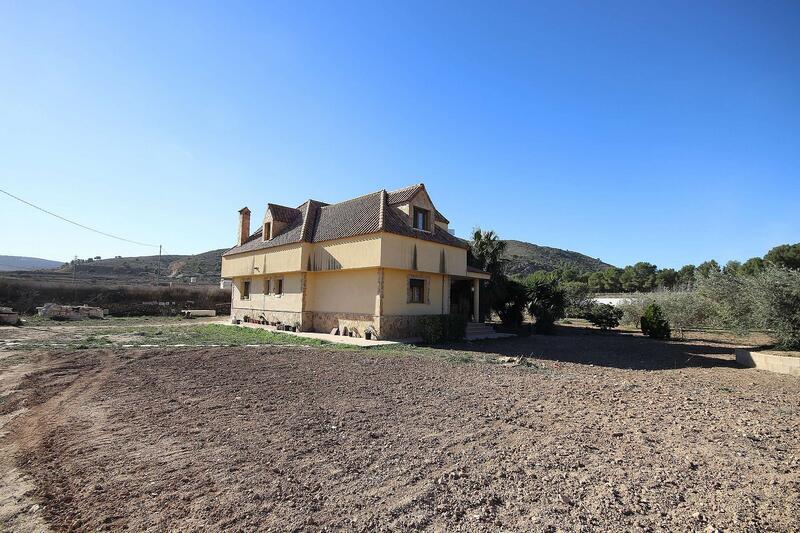 Villa en venta en Aspe, Alicante