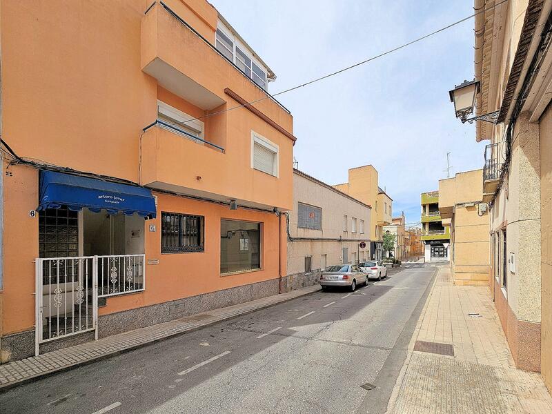 Townhouse for sale in Pinoso, Alicante