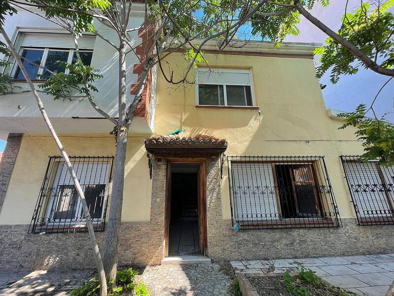 Townhouse for sale in Biar, Alicante