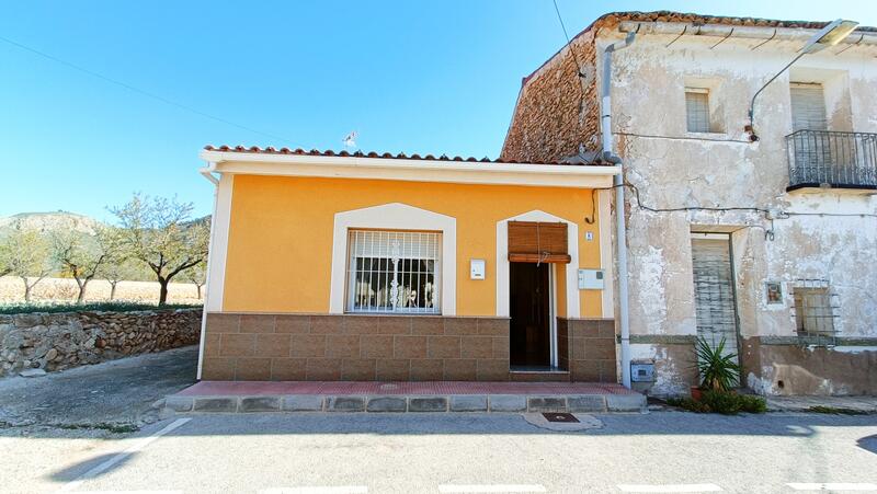 городская тюрьма продается в Hondon de los Frailes, Alicante