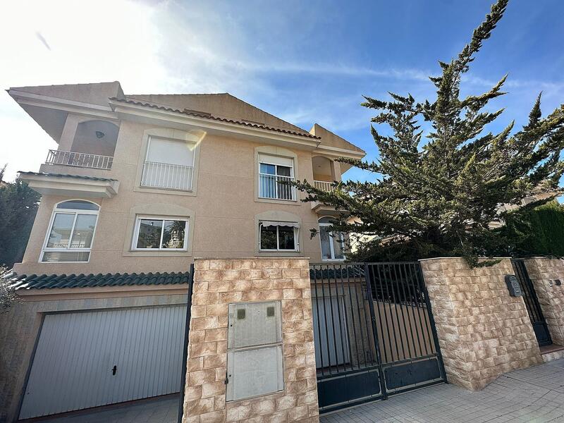 Duplex for sale in Petrer, Alicante