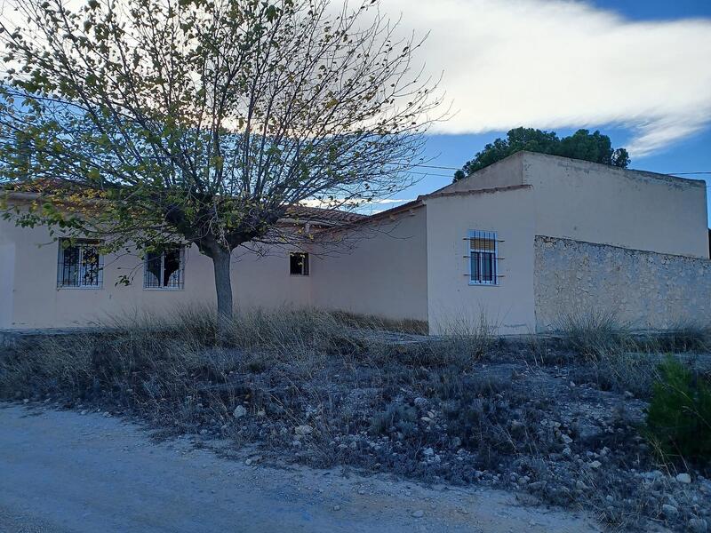 3 bedroom Country House for sale