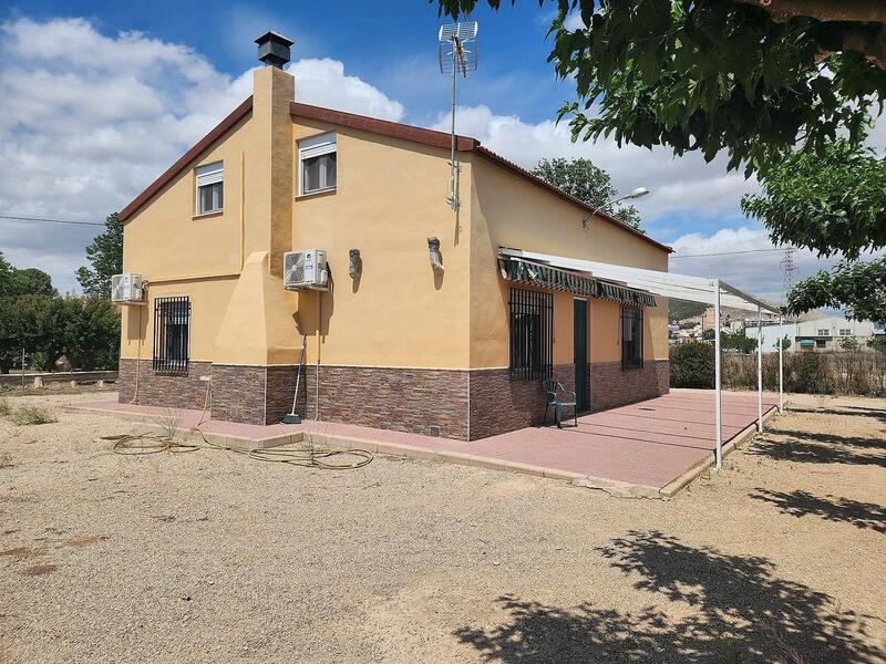 Villa en venta en Villena, Alicante