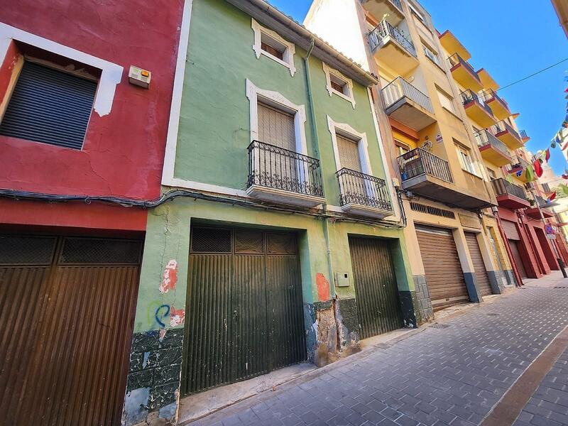 городская тюрьма продается в Villena, Alicante