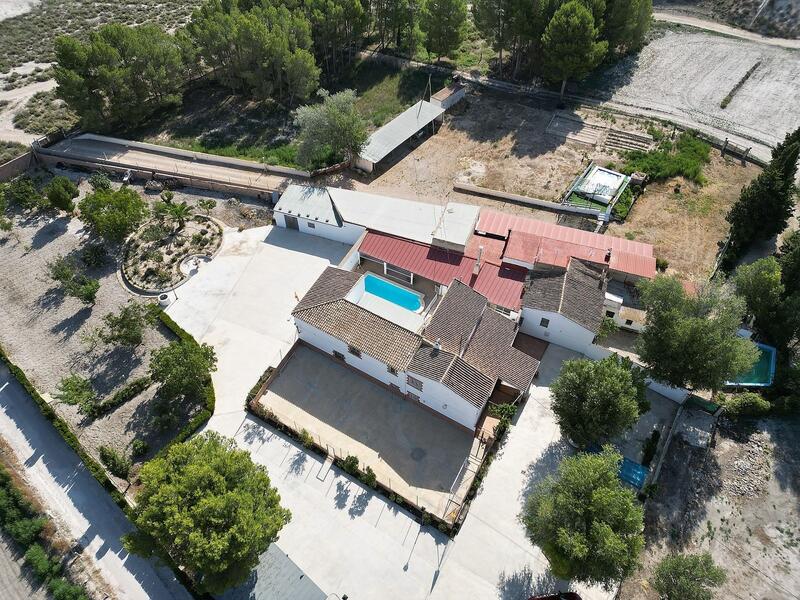 7 Cuarto Casa de Campo en venta