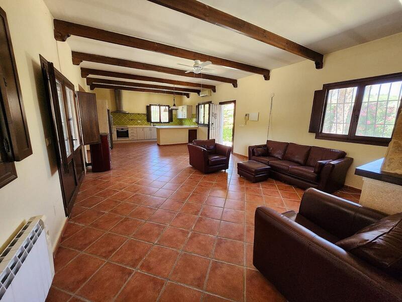 3 bedroom Country House for sale