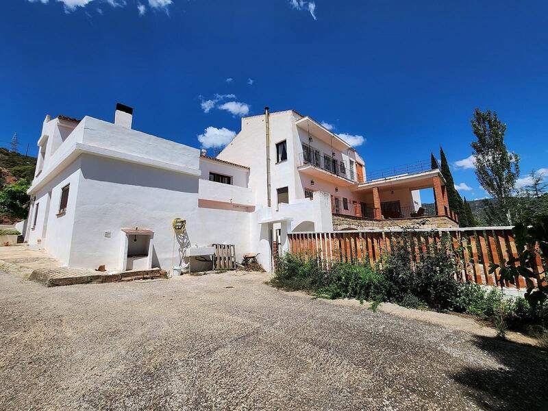 Auberge à vendre dans Jalance, Valencia