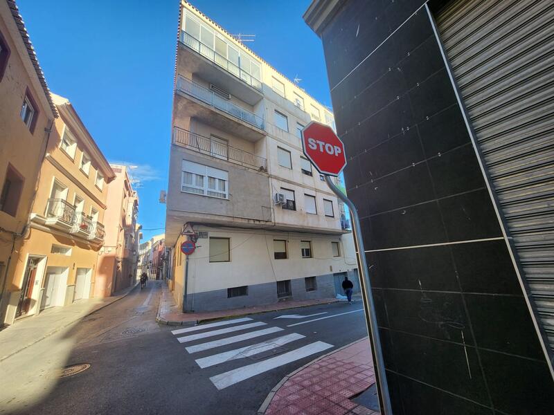 Appartement Te koop in Sax, Alicante