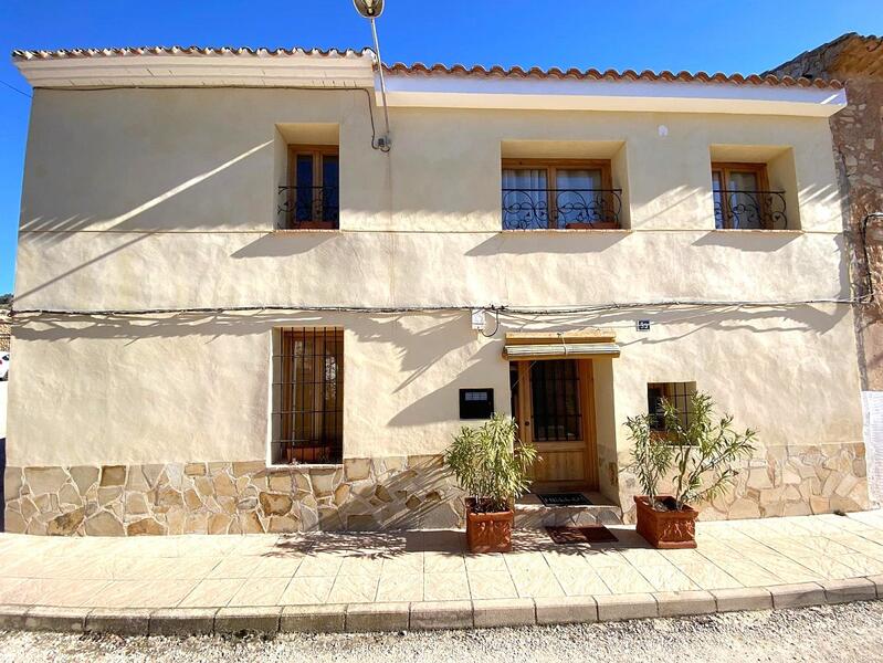 Country House for sale in Pinoso, Alicante