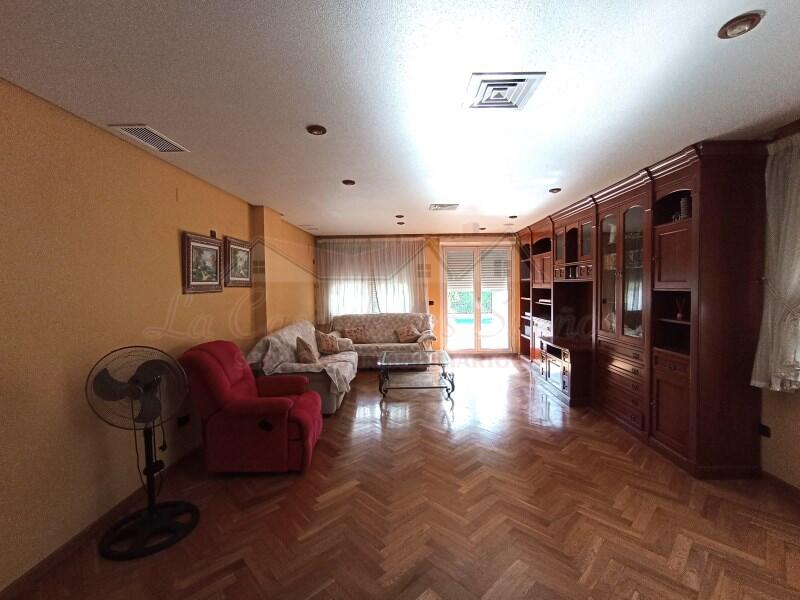 4 Cuarto Villa en venta