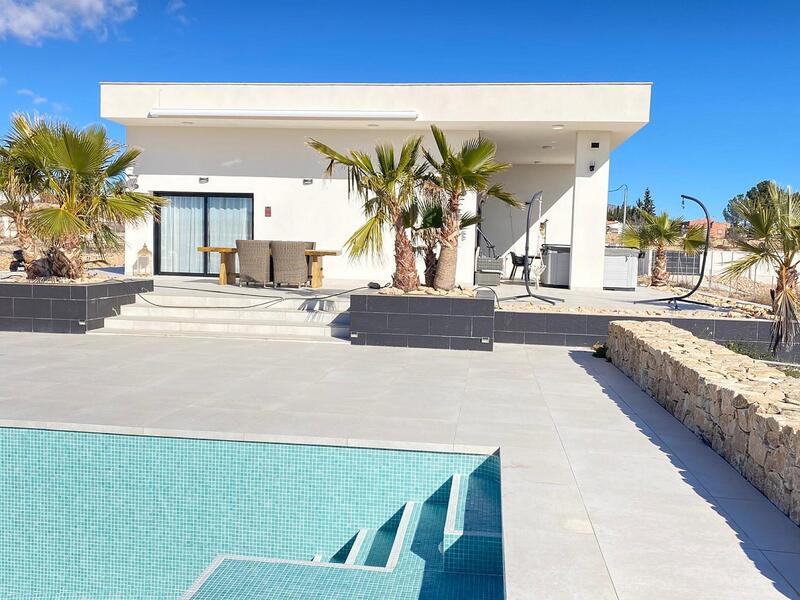 Villa à vendre dans Pinoso, Alicante